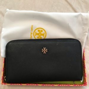 Tory Burch wallet